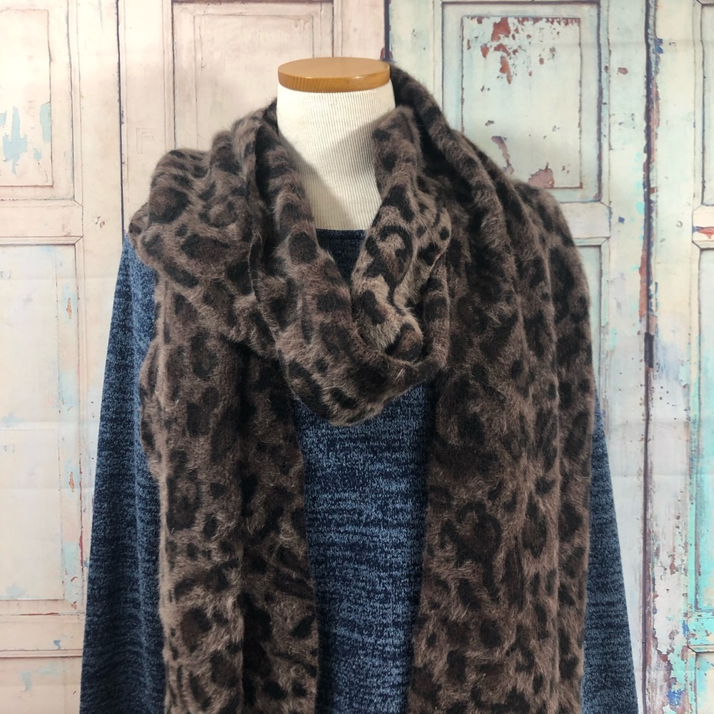 ➝ 2/$12 - Suzanne Bettley Scarf
